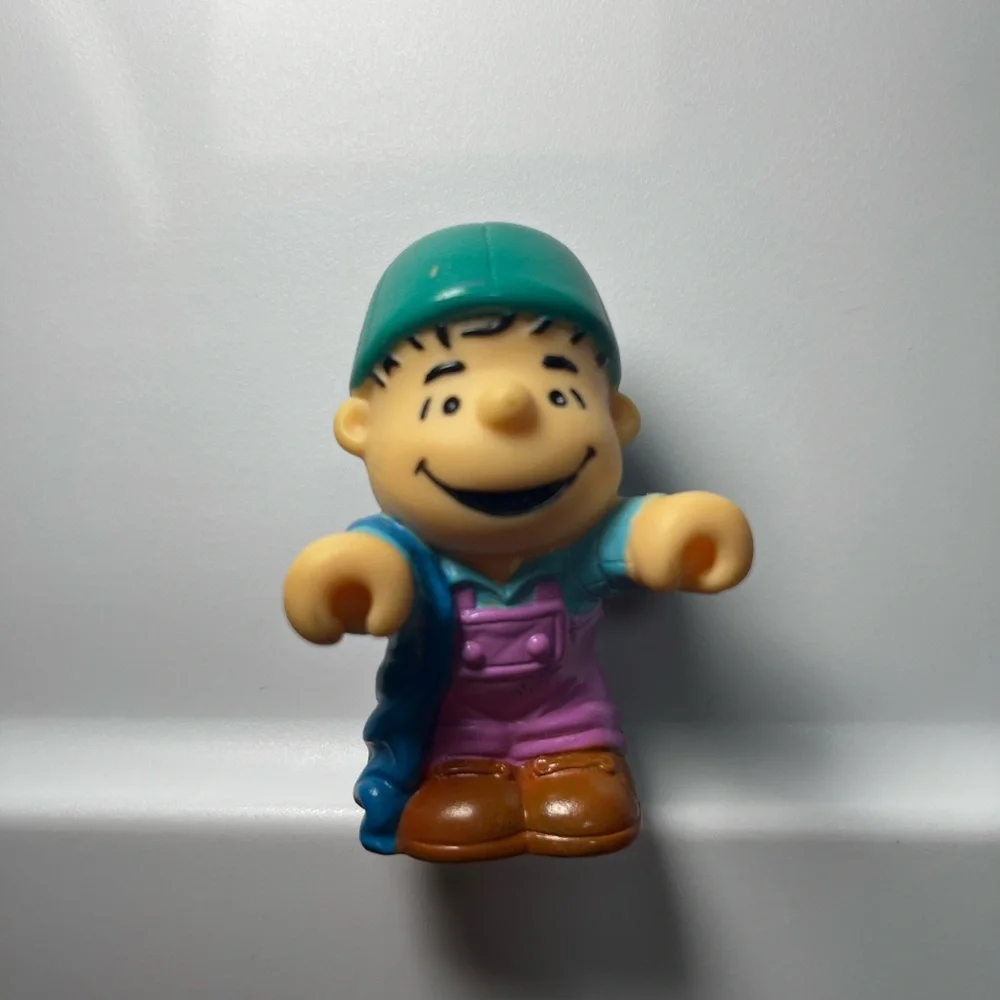 Vintage‎ 1966 Peanuts Linus PVC 2.5” Figure McDonald’s Toy Charlie Brown